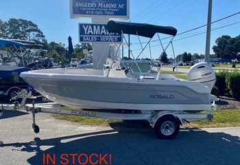 2026 Robalo R160 Alloy Gray/White  Boat